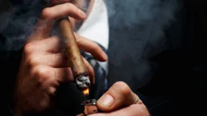 So sánh thuốc lào và thuốc lá